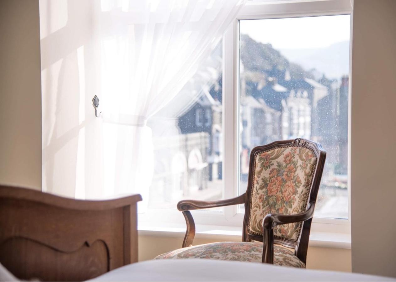 The Royal Bed & Breakfast Бармут Екстериор снимка