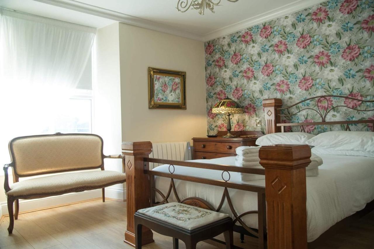 The Royal Bed & Breakfast Бармут Екстериор снимка