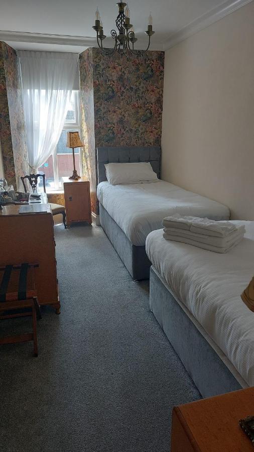 The Royal Bed & Breakfast Бармут Екстериор снимка