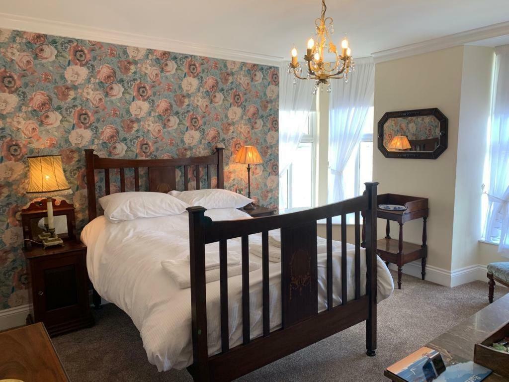 The Royal Bed & Breakfast Бармут Екстериор снимка