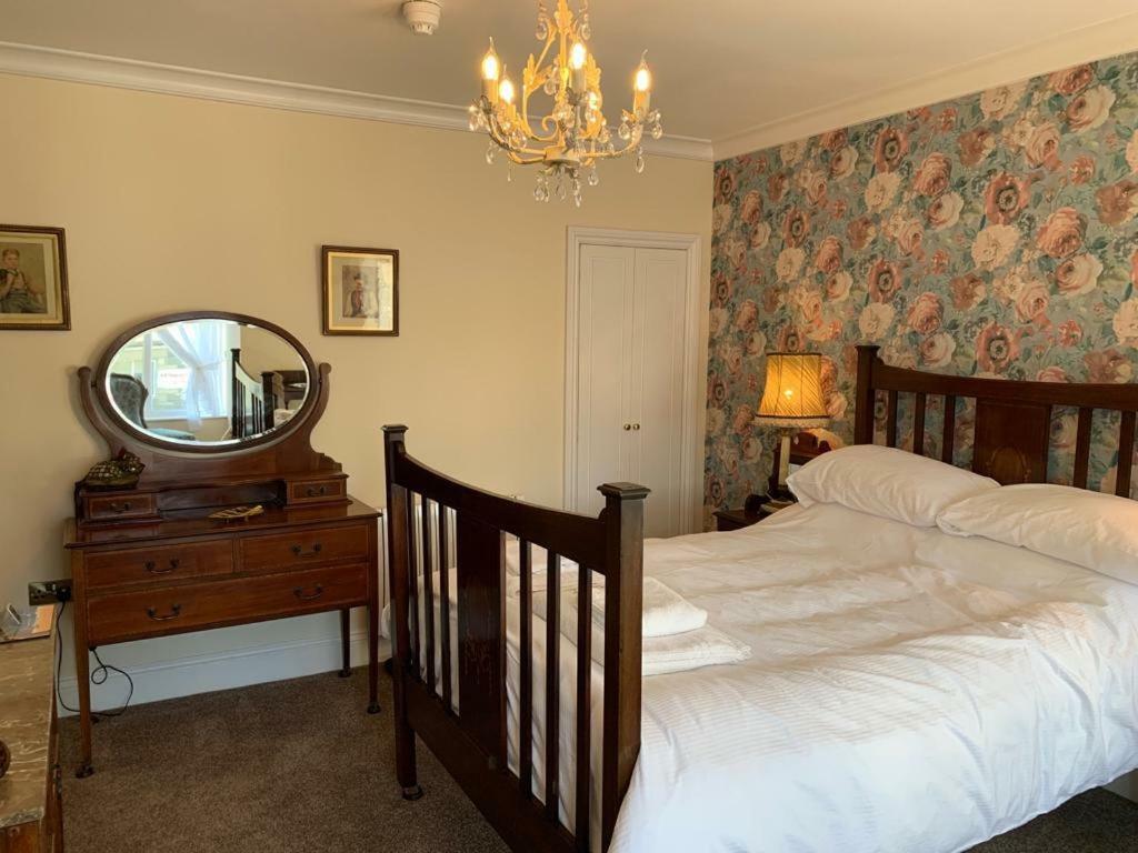 The Royal Bed & Breakfast Бармут Екстериор снимка