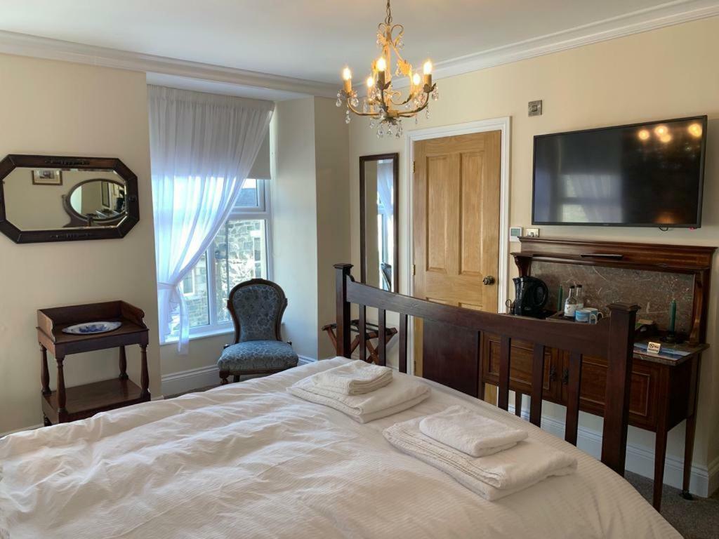 The Royal Bed & Breakfast Бармут Екстериор снимка